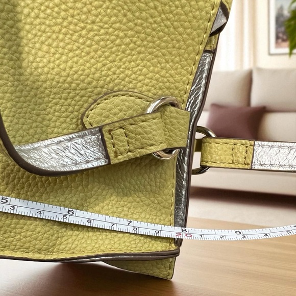 Anne Klein lime green small tote. - Picture 7 of 7